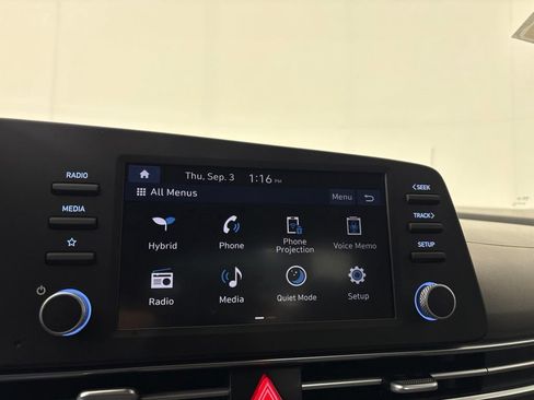Certified 2025 Hyundai Elantra Hybrid FWD image 28