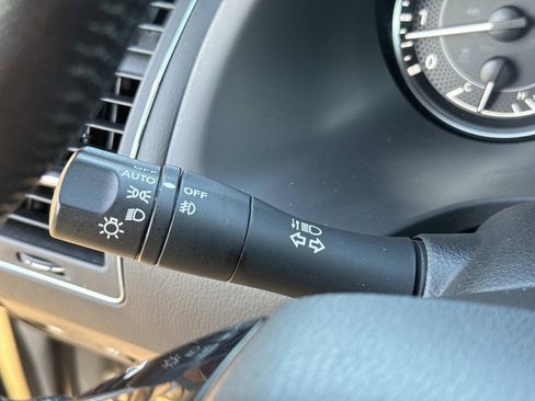 Used 2023 Nissan Armada SL w/ Captain's Chairs Package image 43