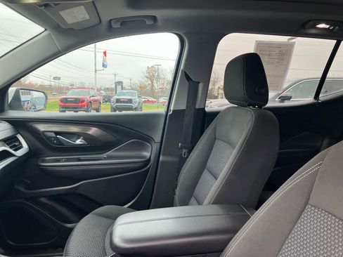 Used 2022 GMC Terrain SLE w/ Driver Convenience Package image 10