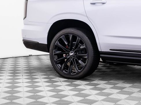 New 2026 Cadillac Escalade Platinum Sport w/ LPO, ONYX Package image 40