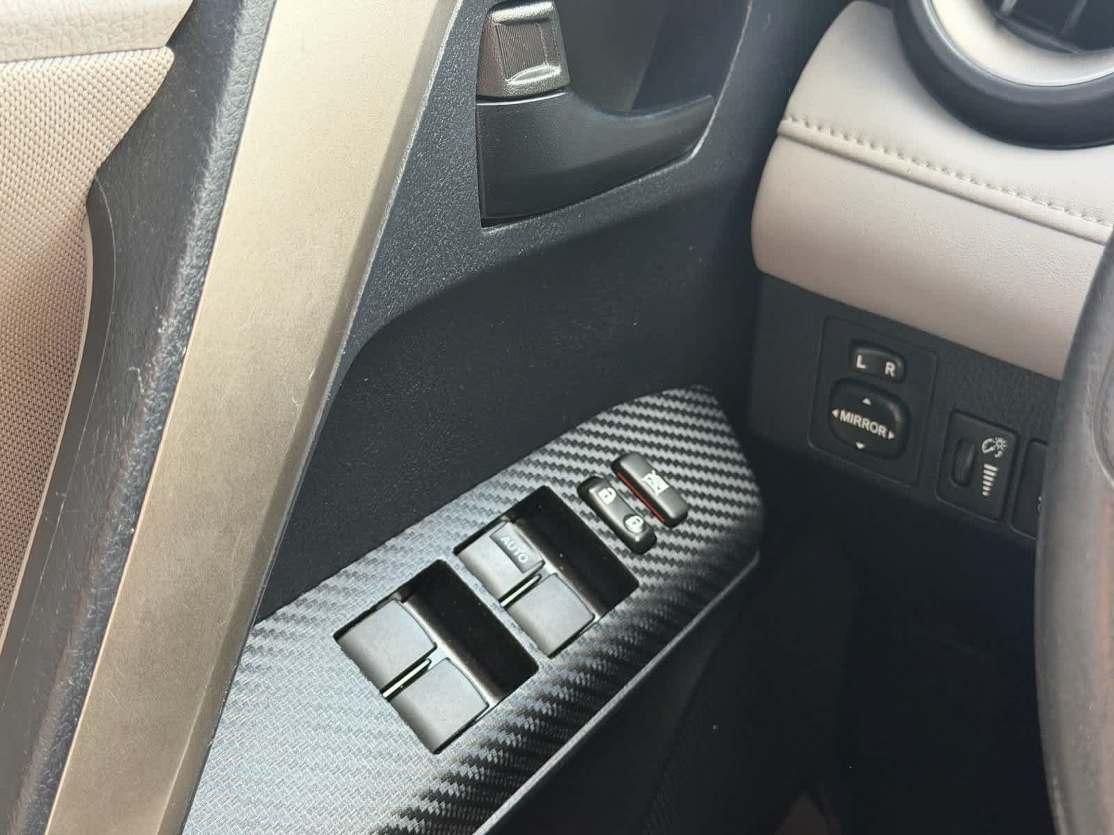 Used 2013 Toyota RAV4 XLE FWD image 27