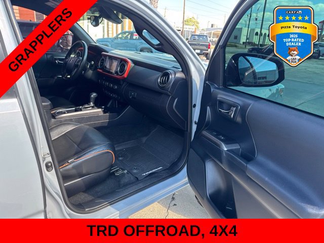 Used 2019 Toyota Tacoma TRD Off-Road AWD/4WD image 11