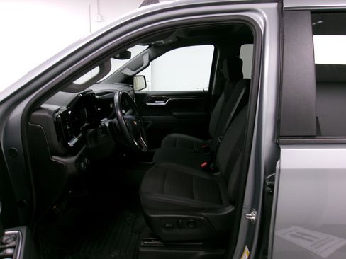 Certified 2025 Chevrolet Silverado 1500 LT w/ Work Truck Package image 8