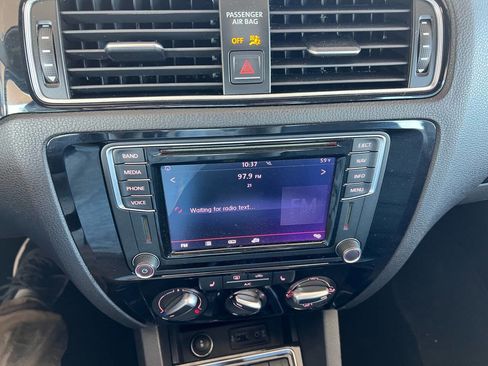 Used 2016 Volkswagen Jetta SEL Premium image 21