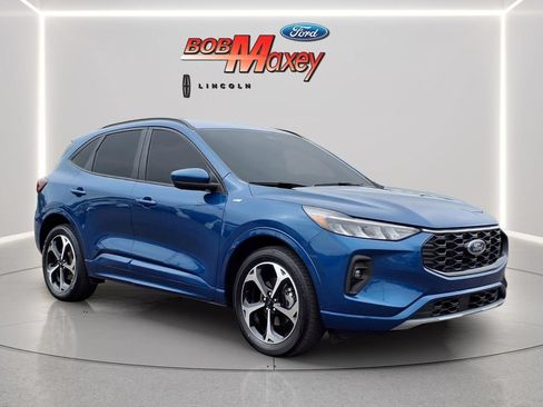 Used 2023 Ford Escape ST-Line Select w/ Tech Pack #2 AWD/4WD image 3