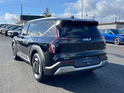 Certified 2026 Kia EV9 Wind image 7