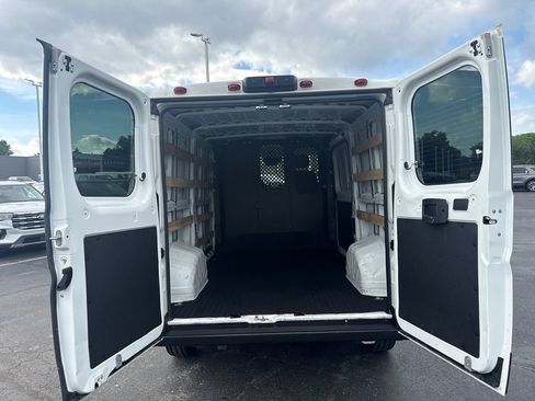 Used 2025 RAM ProMaster 2500 w/ U-Haul Equipment Group FWD image 13