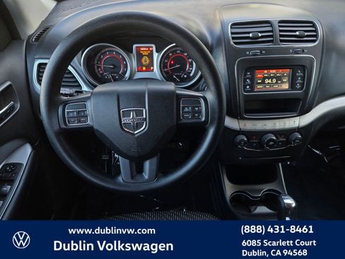 Used 2018 Dodge Journey SE image 14