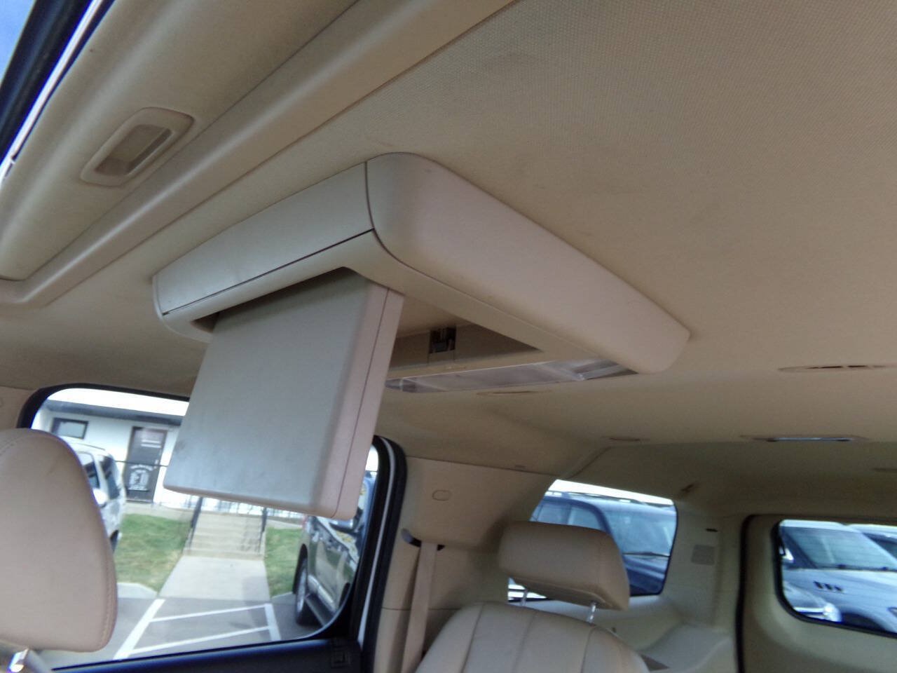 Used 2007 Chevrolet Suburban LTZ w/ LTZ Preferred Equipment Group AWD/4WD image 28