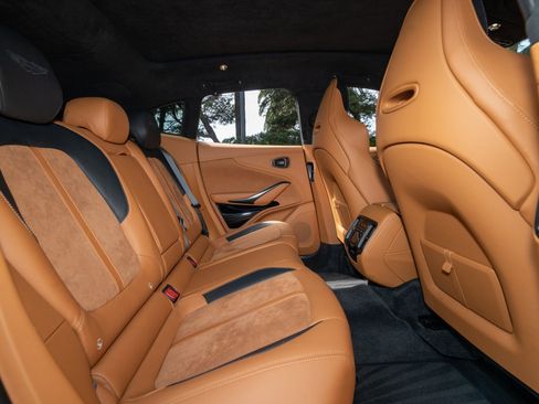 Used 2025 Aston Martin DBX 707 image 17