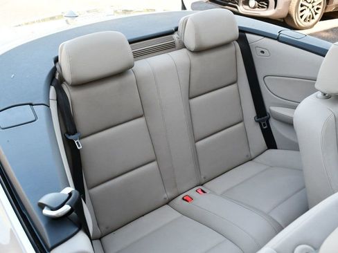 Used 2011 BMW 128i Convertible image 17