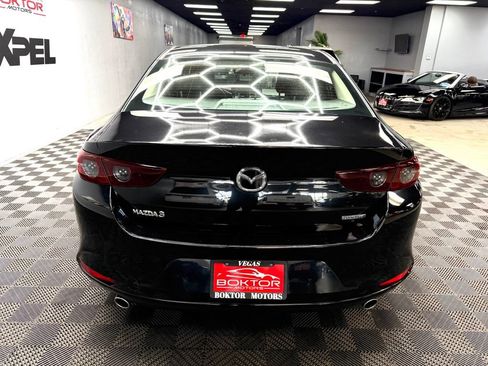 Used 2020 MAZDA MAZDA3 Sedan FWD image 13