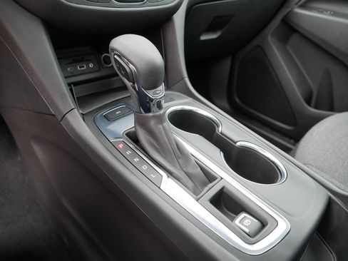 Used 2023 Chevrolet Equinox LT image 24