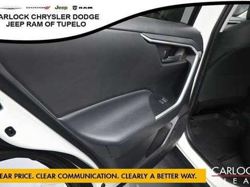 Used 2021 Toyota RAV4 LE AWD/4WD image 24