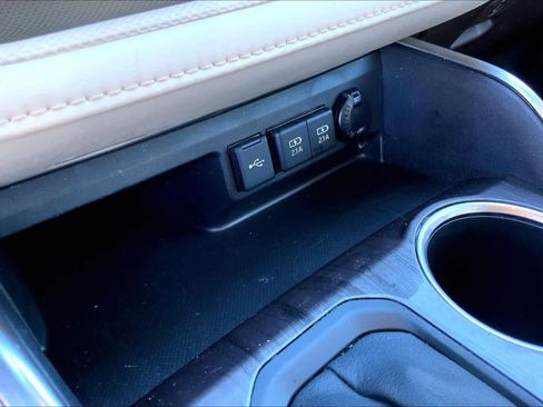 Used 2021 Toyota Highlander Limited image 34