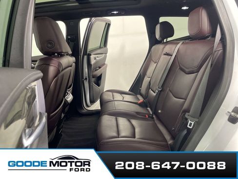 Used 2022 Cadillac XT6 Premium Luxury w/ Technology Package AWD/4WD image 18