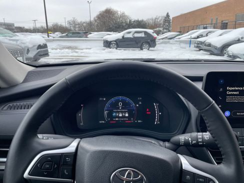 Used 2025 Toyota Grand Highlander FWD image 35