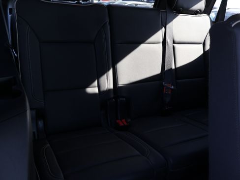 Used 2024 GMC Yukon SLT image 15