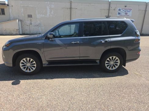 Used 2023 Lexus GX 460 Premium w/ Premium Package AWD/4WD image 10