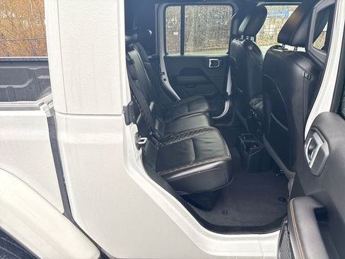 Used 2022 Jeep Gladiator Overland image 10