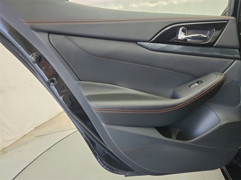 Used 2022 Nissan Maxima SR image 32