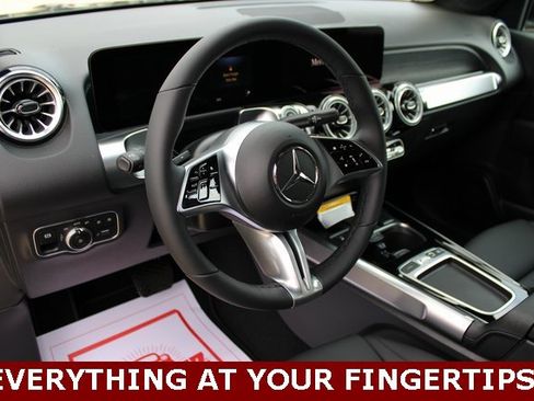 New 2025 Mercedes-Benz GLB 250 4MATIC image 13