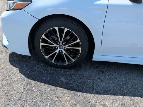 Used 2020 Toyota Camry SE w/ Convenience Package image 10