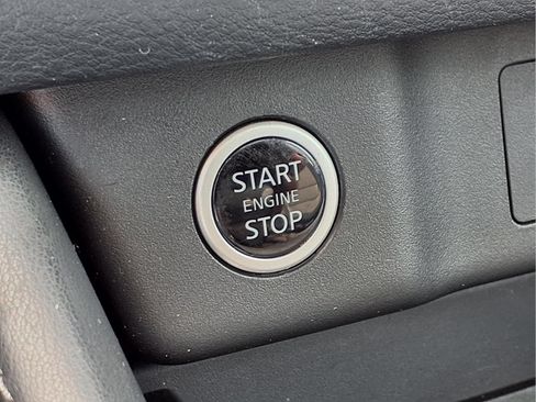 Used 2023 Nissan Rogue SL w/ SL Premium Package FWD image 18
