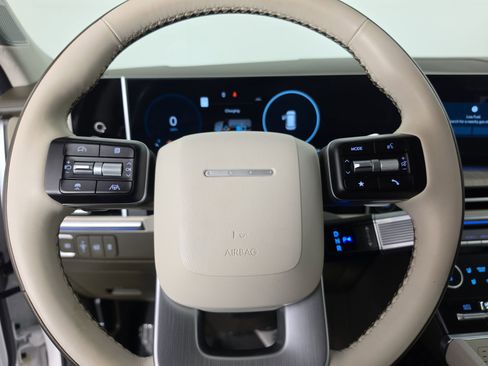Used 2025 Hyundai Santa Fe Calligraphy FWD image 19