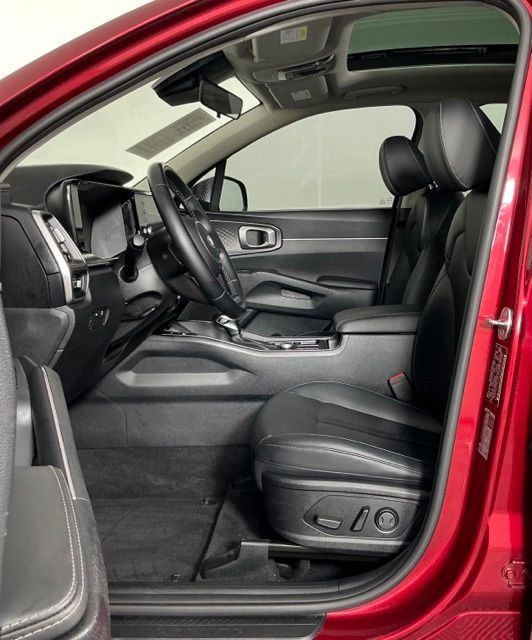 Used 2021 Kia Sorento S w/ Panoramic Sunroof Package AWD/4WD image 14