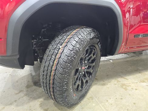 New 2026 GMC Canyon Elevation w/ Convenience Package image 31