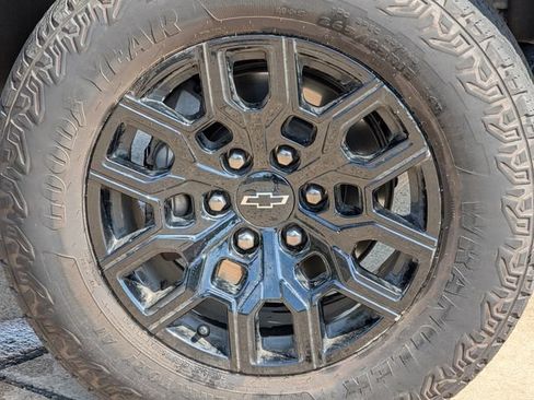 Used 2024 Chevrolet Colorado Trail Boss w/ Advanced Trailering Package AWD/4WD image 10