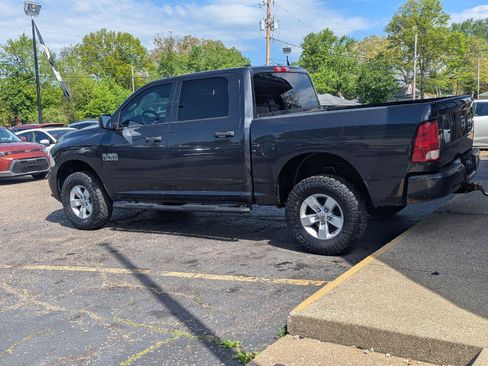 Used 2017 RAM 1500 Express AWD/4WD image 5