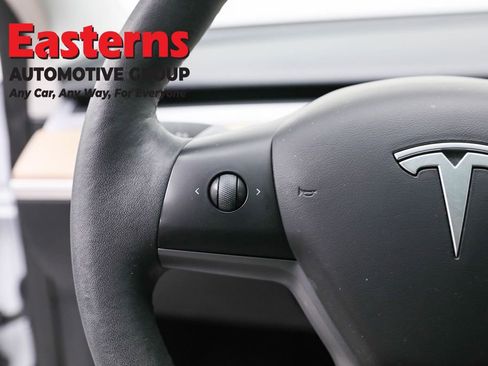 Used 2023 Tesla Model 3 Standard Range image 15