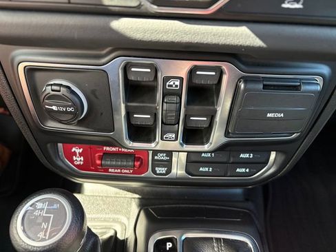 Used 2026 Jeep Gladiator Rubicon AWD/4WD image 24