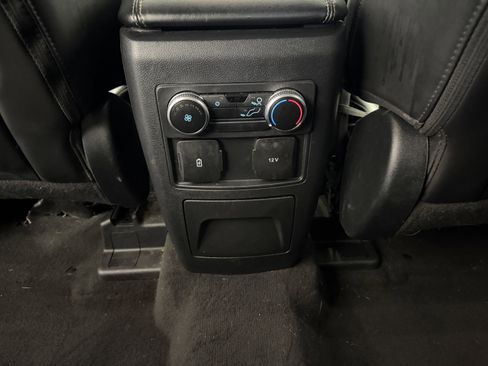 Used 2022 Ford Explorer XLT w/ Equipment Group 202A RWD image 24
