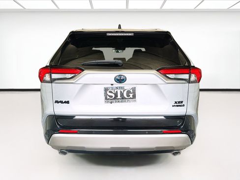 Used 2023 Toyota RAV4 XSE AWD/4WD image 5
