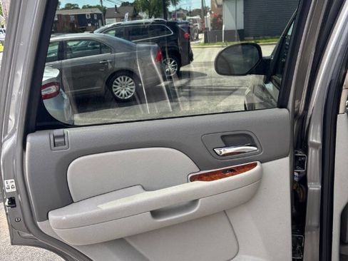 Used 2008 Chevrolet Tahoe LT w/ LT Preferred Equipment Group AWD/4WD image 12
