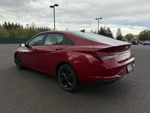 Used 2023 Hyundai Elantra SEL FWD image 5