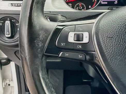 Used 2017 Volkswagen Golf S FWD image 36