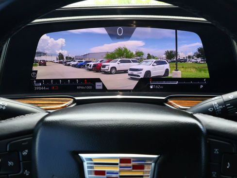 Certified 2023 Cadillac Escalade ESV Luxury RWD image 33