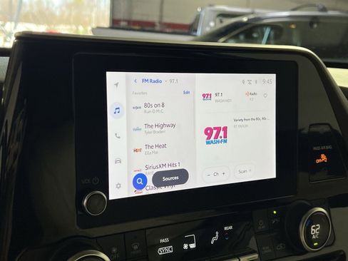 Used 2023 Toyota Highlander XLE image 18