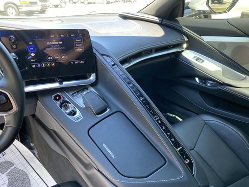Used 2020 Chevrolet Corvette Stingray Preferred Cpe w/ 2LT Preferred Equipment Group RWD image 25