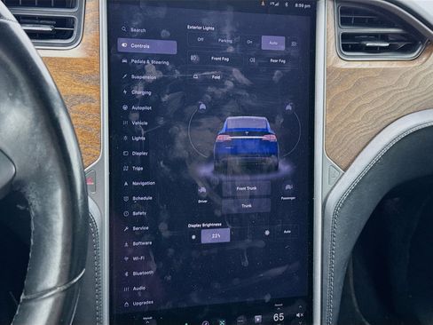 Used 2019 Tesla Model X image 11