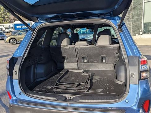 Used 2025 Subaru Forester Limited image 22