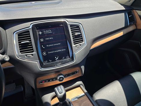 Used 2021 Volvo XC90 T6 Momentum w/ Protection Package Premier AWD/4WD image 28