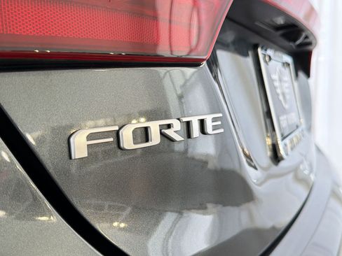 Used 2022 Kia Forte GT-Line w/ GT-Line Technology Package image 33