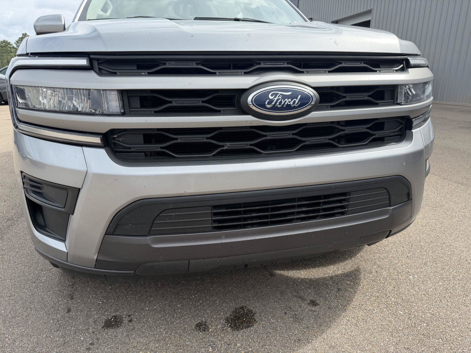 Used 2024 Ford Expedition XLT RWD image 24