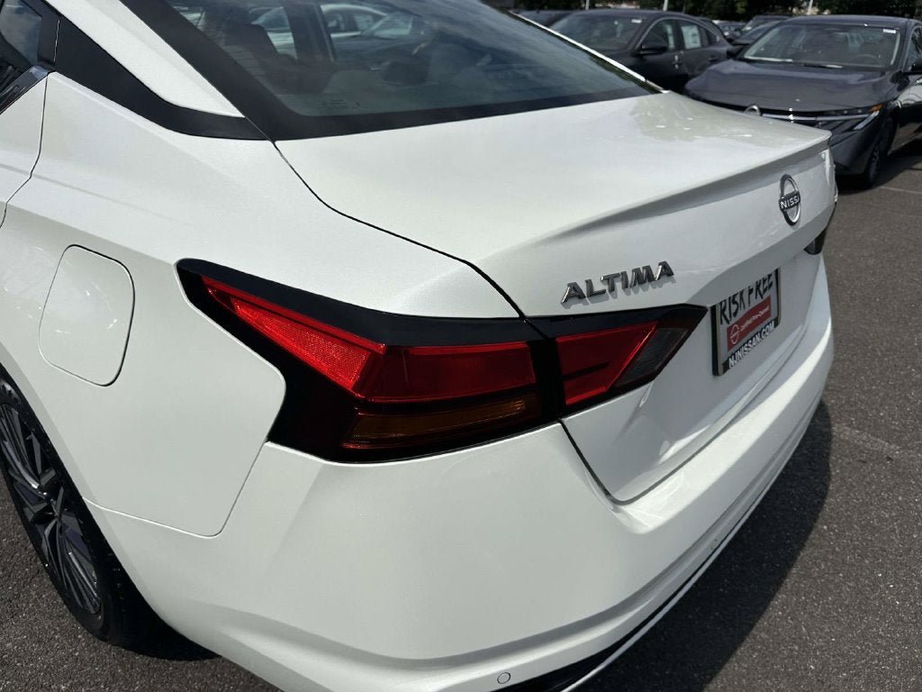Certified 2024 Nissan Altima 2.5 SV FWD image 9