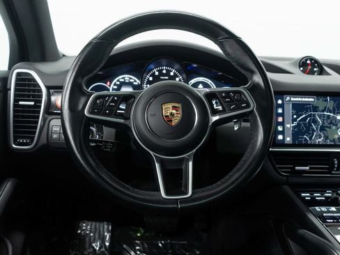 Used 2023 Porsche Cayenne AWD/4WD image 18